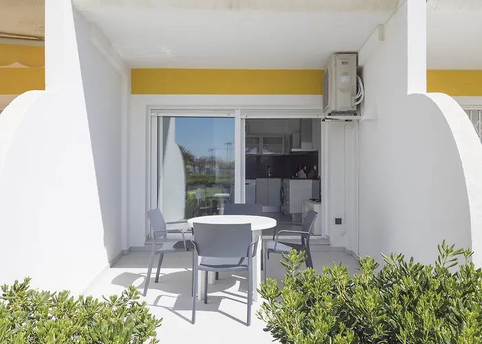 Inmosantos Oasis E2 Apartman Roses
