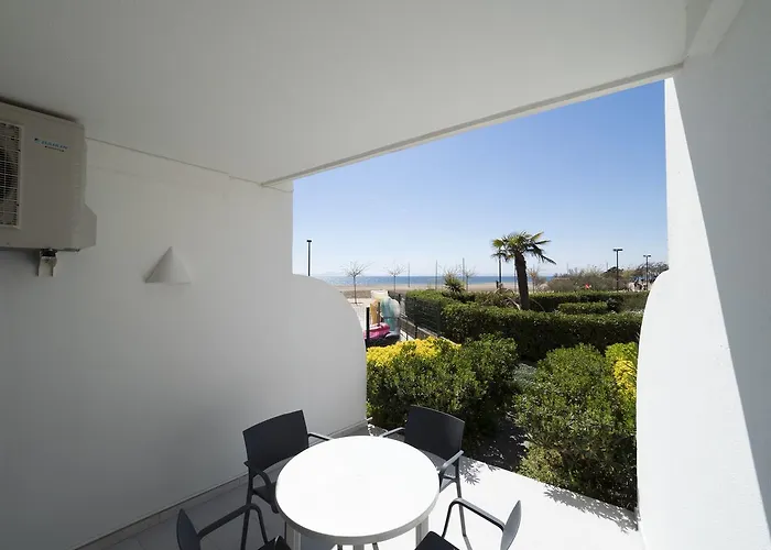 Inmosantos Oasis E2 Apartman Roses